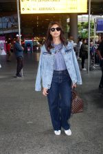 Daisy Shah Spotted At Airport Arrival on 19th Sept 2023 (11)_65097ad686e9e.JPG