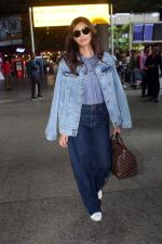 Daisy Shah Spotted At Airport Arrival on 19th Sept 2023 (15)_65097ae571a03.JPG