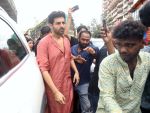 Kartik Aaryan at Lalbaugcha Raja Temple on 19th Sept 2023 (6)_6509716ae2cd8.jpeg