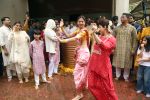 Akanksha Malhotra, Raj Kundra, Shamita Shetty, Shilpa Shetty, Vivaan Raj Kundra at Ganpati Visarjan on 20th Sept 2023 (31)_650d6abb7fe4a.jpeg