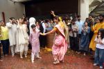 Akanksha Malhotra, Shilpa Shetty, Sonal Joshi, Vivaan Raj Kundra at Ganpati Visarjan on 20th Sept 2023 (28)_650d6b0e6069a.jpeg