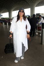 Geeta Kapur Spotted At Airport Departure on 20th Sept 2023 (5)_650d59dd94972.JPG