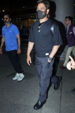 MS Dhoni Spotted At Airport arrival on 20th Sept 2023 (10)_650d5cad68a85.JPG