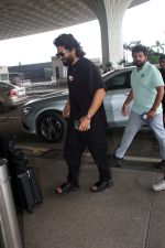 Allu Arjun spotted at Airport Departure on 23rd Sept 2023 (2)_650ee013abc9e.JPG