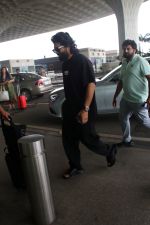 Allu Arjun spotted at Airport Departure on 23rd Sept 2023 (4)_650ee01938098.JPG