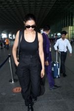 Deepika Padukone Spotted At Airport Departure on 23rd Sept 2023 (4)_650ed96c98cab.JPG