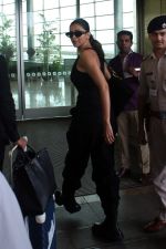 Deepika Padukone Spotted At Airport Departure on 23rd Sept 2023 (8)_650ed9781c5e7.jpg