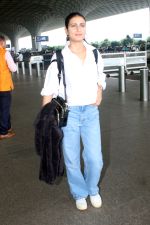 Fatima Sana Shaikh spotted at Airport Departure on 23rd Sept 2023 (3)_650edbf272ee1.jpg