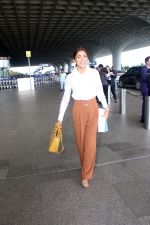 Shriya Saran spotted at Airport Departure on 23rd Sept 2023 (1)_650edcc43a4a4.JPG