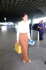 Shriya Saran spotted at Airport Departure on 23rd Sept 2023 (6)_650edcddc0281.JPG