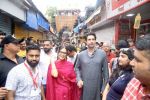 Sunny Leone, Daniel Weber visit Lalbaugcha Raja temple on 22nd Sept 2023 (6)_650ec0031d72b.jpeg