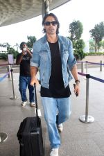 Arjun Rampal spotted at Airport Departure on 25th Sept 2023 (11)_65118b5826162.JPG