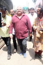 Mahesh Kothare visiting Lalbaugcha Raja Temple on 25th Sept 2023 (9)_6513d8c312311.JPG