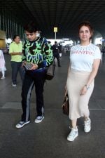 Rrahul Narain Kanal and Dollyy Chainani Kanal Spotted At Airport Departure on 26th Sept 2023 (14)_6514104c7092c.JPG