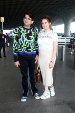 Rrahul Narain Kanal and Dollyy Chainani Kanal Spotted At Airport Departure on 26th Sept 2023 (9)_651410259f88c.JPG