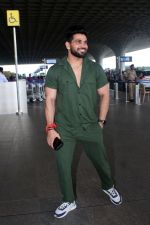 Shiv Thakare Spotted At Airport Departure on 27th Sept 2023 (14)_65151cb73ab51.JPG
