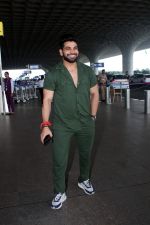 Shiv Thakare Spotted At Airport Departure on 27th Sept 2023 (2)_65151c85cd8ce.JPG