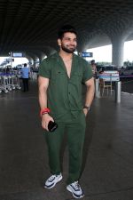 Shiv Thakare Spotted At Airport Departure on 27th Sept 2023 (9)_65151ca20968d.JPG