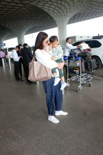 Dia Mirza, Avyaan Azaad Rekhi Spotted At Airport Departure on 29th Sept 2023 (1)_6516ec2d0f839.JPG