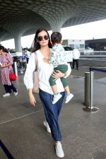 Dia Mirza, Avyaan Azaad Rekhi Spotted At Airport Departure on 29th Sept 2023 (13)_6516ec565c8c9.JPG