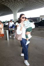 Dia Mirza, Avyaan Azaad Rekhi Spotted At Airport Departure on 29th Sept 2023 (7)_6516ec4382148.JPG