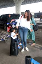 Kajal Aggarwal Spotted At Airport Departure on 28th Sept 2023 (5)_6516dd846437c.JPG