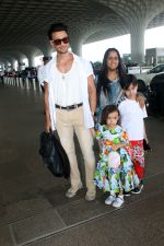 Aayush Sharma, Arpita Khan, Ahil Sharma, Ayat Sharma Spotted At Airport Departure on 29th Sept 2023 (2)_6517fa17ca6d3.JPG
