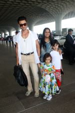 Aayush Sharma, Arpita Khan, Ahil Sharma, Ayat Sharma Spotted At Airport Departure on 29th Sept 2023 (6)_6517fa31ac199.JPG