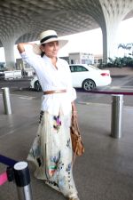 Shriya Saran Spotted At Airport Departure on 29th Sept 2023 (8)_6517d24fce9f7.JPG