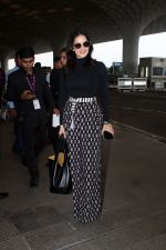 Sunny Leone Spotted At Airport Departure on 29th Sept 2023 (2)_6518218d8e752.JPG