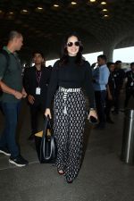 Sunny Leone Spotted At Airport Departure on 29th Sept 2023 (9)_651821afab24e.JPG