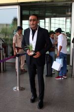 Jackie Shroff Spotted At Airport Departure on 30th Sept 2023 (7)_65195c829626c.JPG
