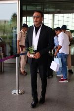 Jackie Shroff Spotted At Airport Departure on 30th Sept 2023 (8)_65195c87ae97b.JPG