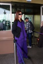 Kriti Sanon Spotted At Airport Departure on 30th Sept 2023 (26)_65195e2aa6027.JPG