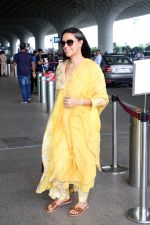 Neha Dhupia Spotted At Airport Departure on 30th Sept 2023 (16)_6519449696319.JPG