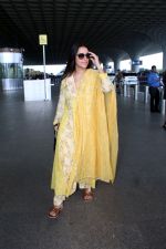 Neha Dhupia Spotted At Airport Departure on 30th Sept 2023 (4)_6519446cd8edc.JPG