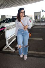 Shirley Setia Spotted At Airport Departure on 30th Sept 2023 (3)_6519500bec16e.JPG