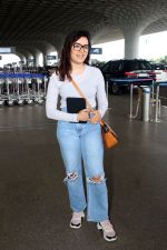 Shirley Setia Spotted At Airport Departure on 30th Sept 2023 (6)_6519501573e84.JPG