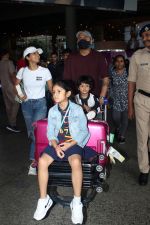 Harbhajan Singh, Geeta Basra, Hinaya Singh, Jovan Veer Singh Plaha Spotted At Airport Arrival on 2nd Oct 2023 (10)_651aa672b741d.JPG