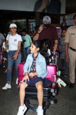 Harbhajan Singh, Geeta Basra, Hinaya Singh, Jovan Veer Singh Plaha Spotted At Airport Arrival on 2nd Oct 2023 (13)_651aa67e14b52.JPG