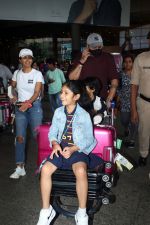 Harbhajan Singh, Geeta Basra, Hinaya Singh, Jovan Veer Singh Plaha Spotted At Airport Arrival on 2nd Oct 2023 (14)_651aa68132601.JPG