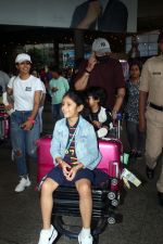 Harbhajan Singh, Geeta Basra, Hinaya Singh, Jovan Veer Singh Plaha Spotted At Airport Arrival on 2nd Oct 2023 (15)_651aa684439dd.JPG
