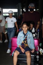 Harbhajan Singh, Geeta Basra, Hinaya Singh, Jovan Veer Singh Plaha Spotted At Airport Arrival on 2nd Oct 2023 (4)_651aa65f3739c.JPG