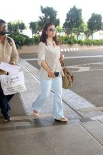 Kajol Spotted At Airport Departure on 4th Oct 2023 (4)_651e96ab4ec75.JPG