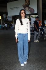 Banita Sandhu Spotted At Airport Arrival on 7th Oct 2023