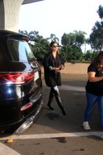 Kirti Sanon Spotted At Airport Departure on 9th Oct 2023 (1)_6526b66aeb6d1.JPG