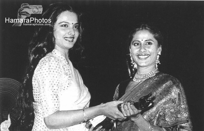 Rekha with Smita Patil