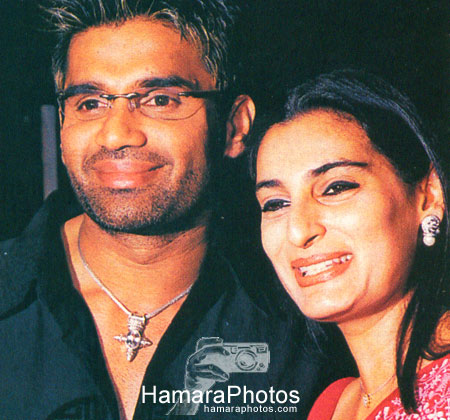 Sunil Shetty with wife Mana