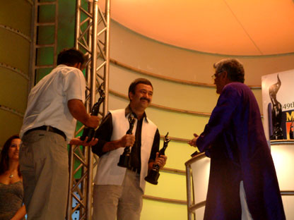 Best Screenplay - Raj Kumar Hirani & Vidhu Vinod Chopra