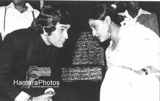 Rishi Kapoor along with Jaya Bachchan